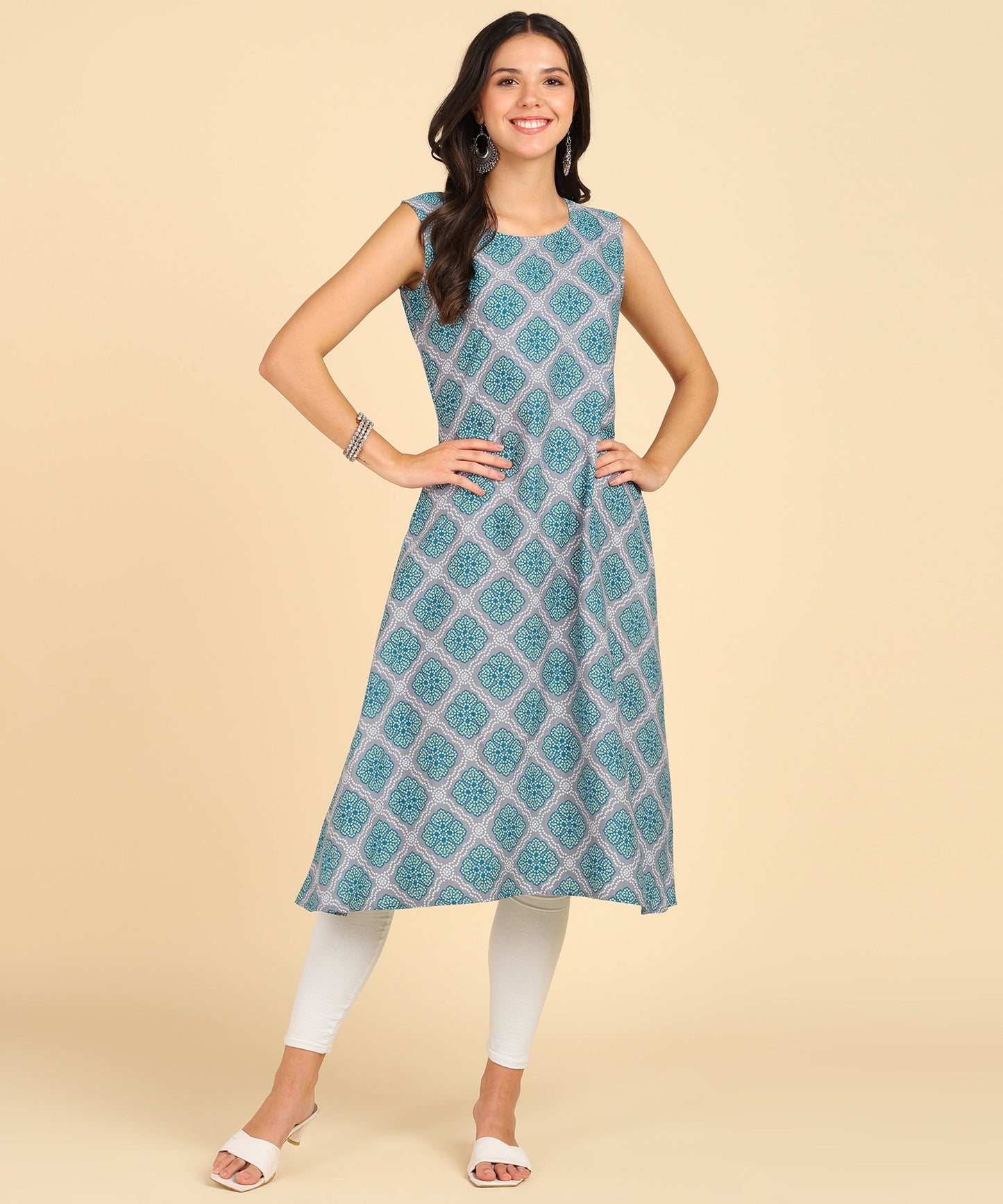 Women's Casual Wear Sleeveless Round Long Kurtis